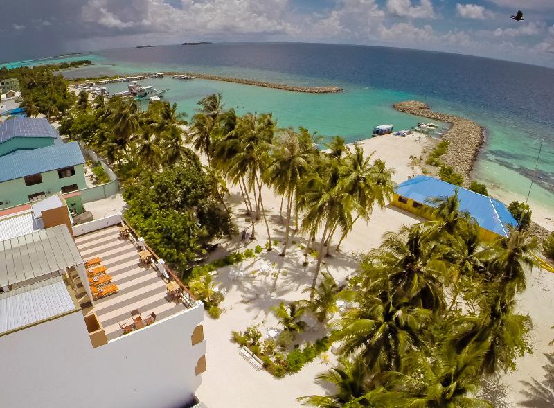Crystal Sands Beach Hotel At остров Маафуши Екстериор снимка